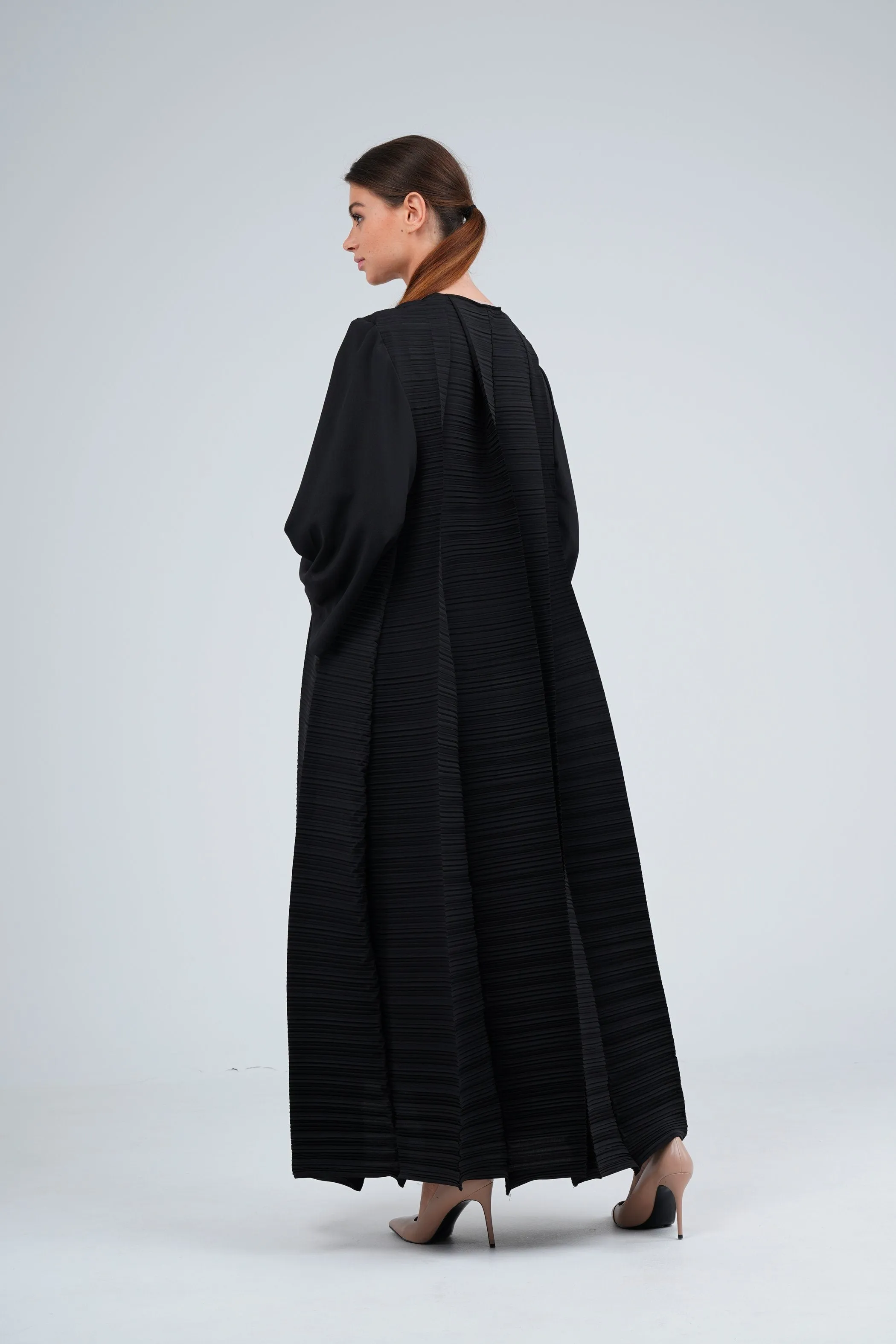 Abaya Pleated With Large Fold Detail And Shayla