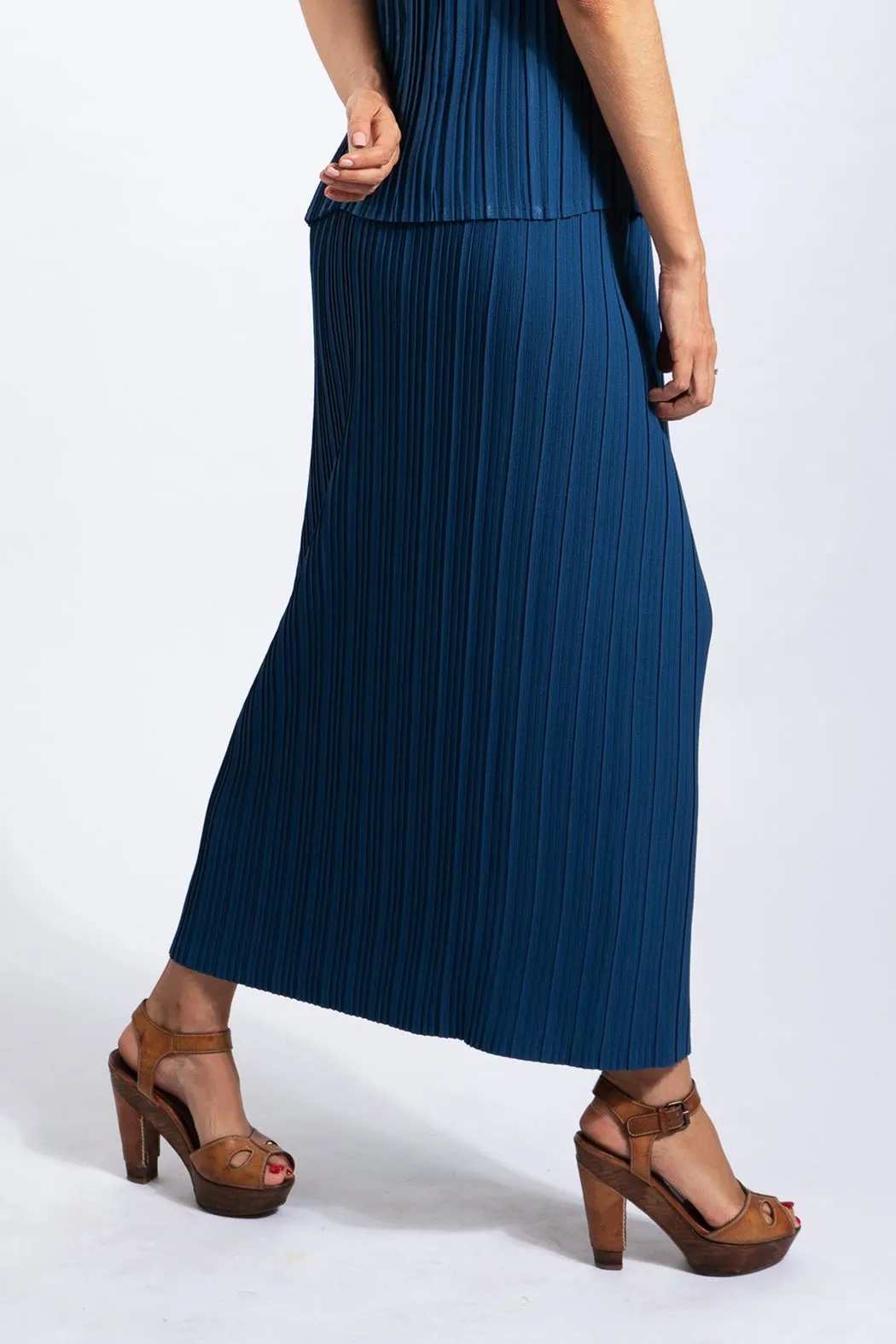 Andrea Small Pleat Straight Skirt (Matte Fabric)