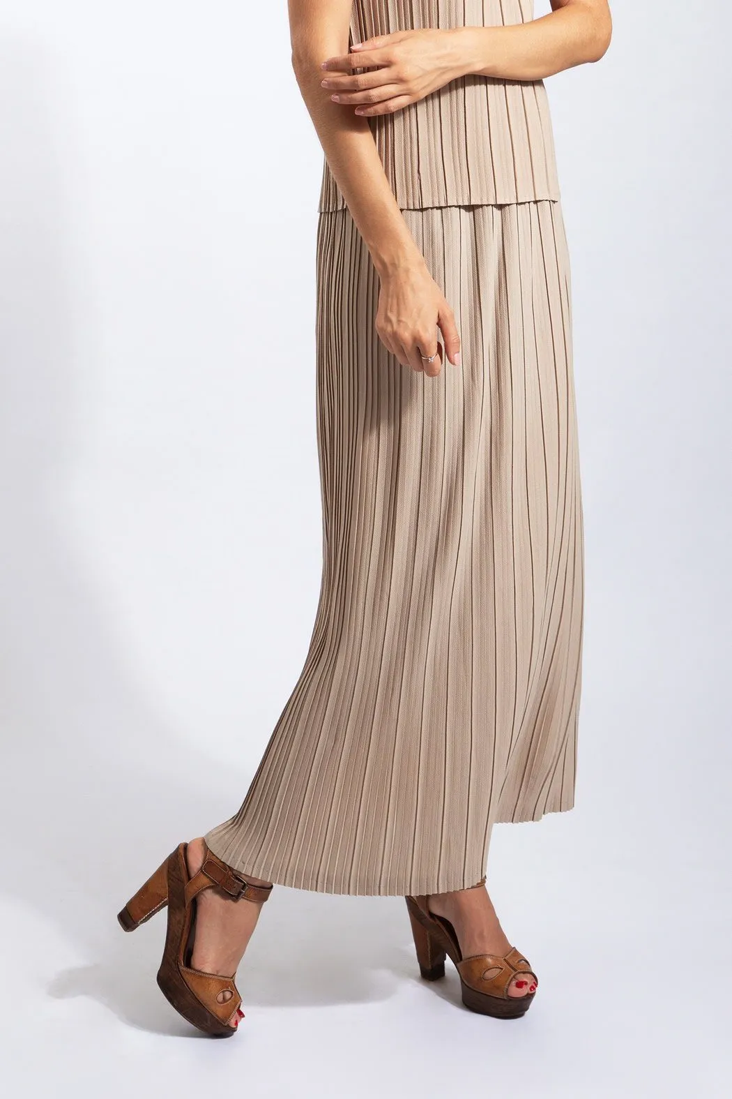 Andrea Small Pleat Straight Skirt (Matte Fabric)