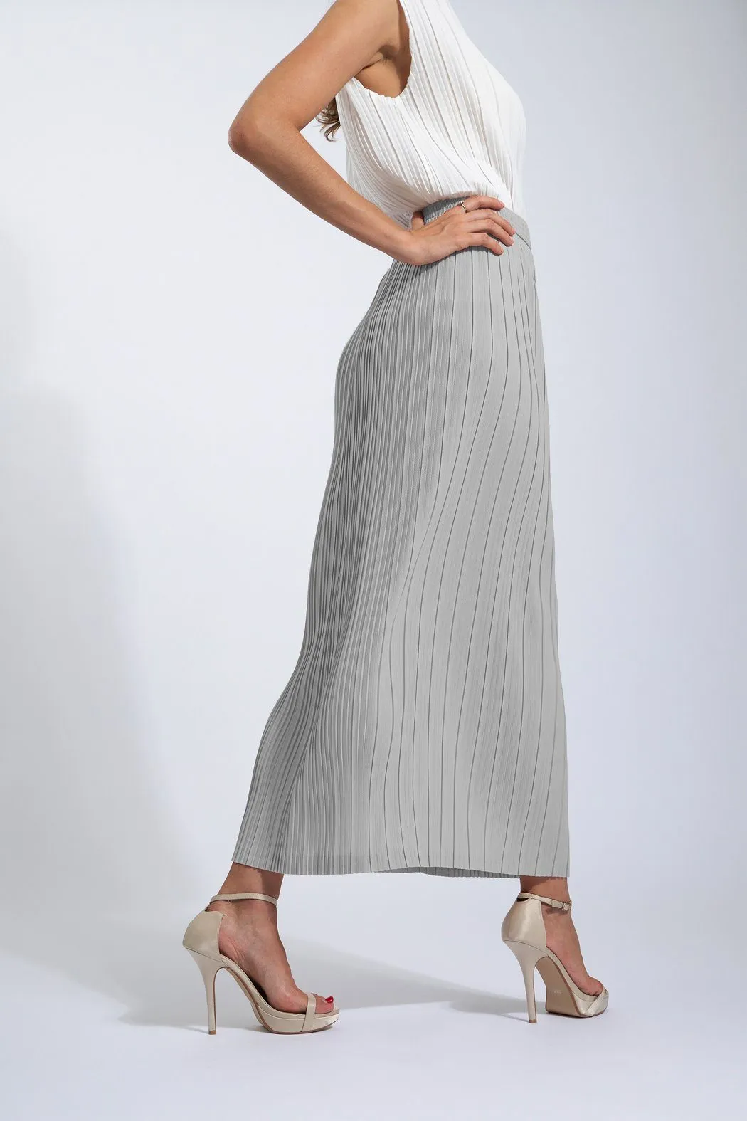 Andrea Small Pleat Straight Skirt (Matte Fabric)