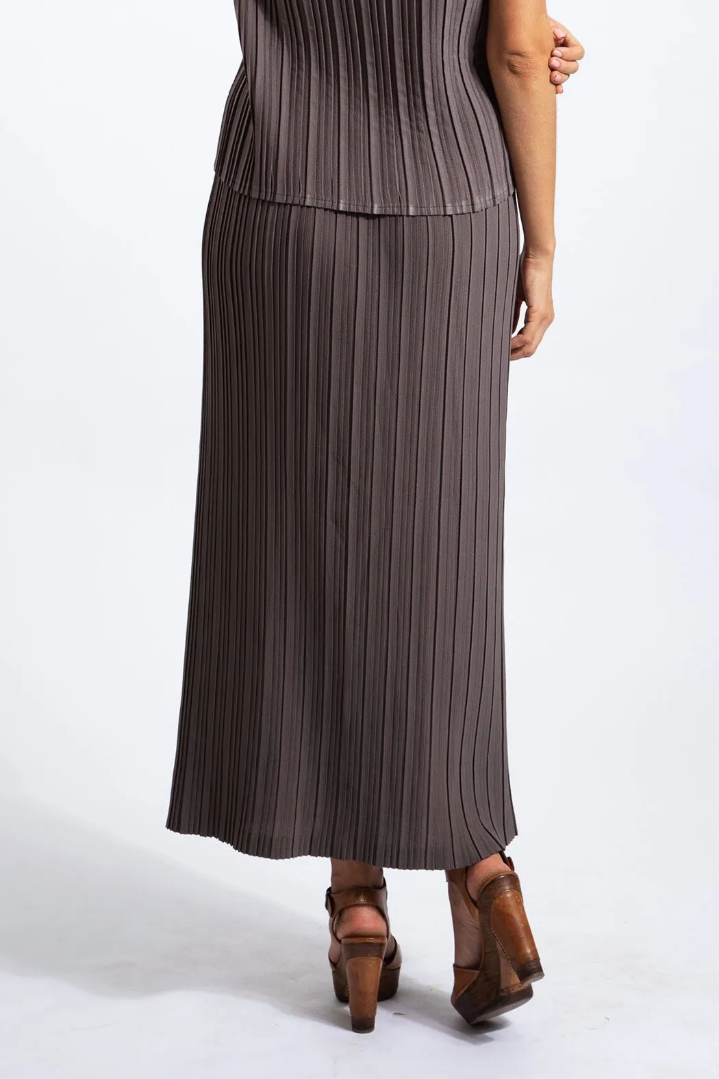 Andrea Small Pleat Straight Skirt (Matte Fabric)