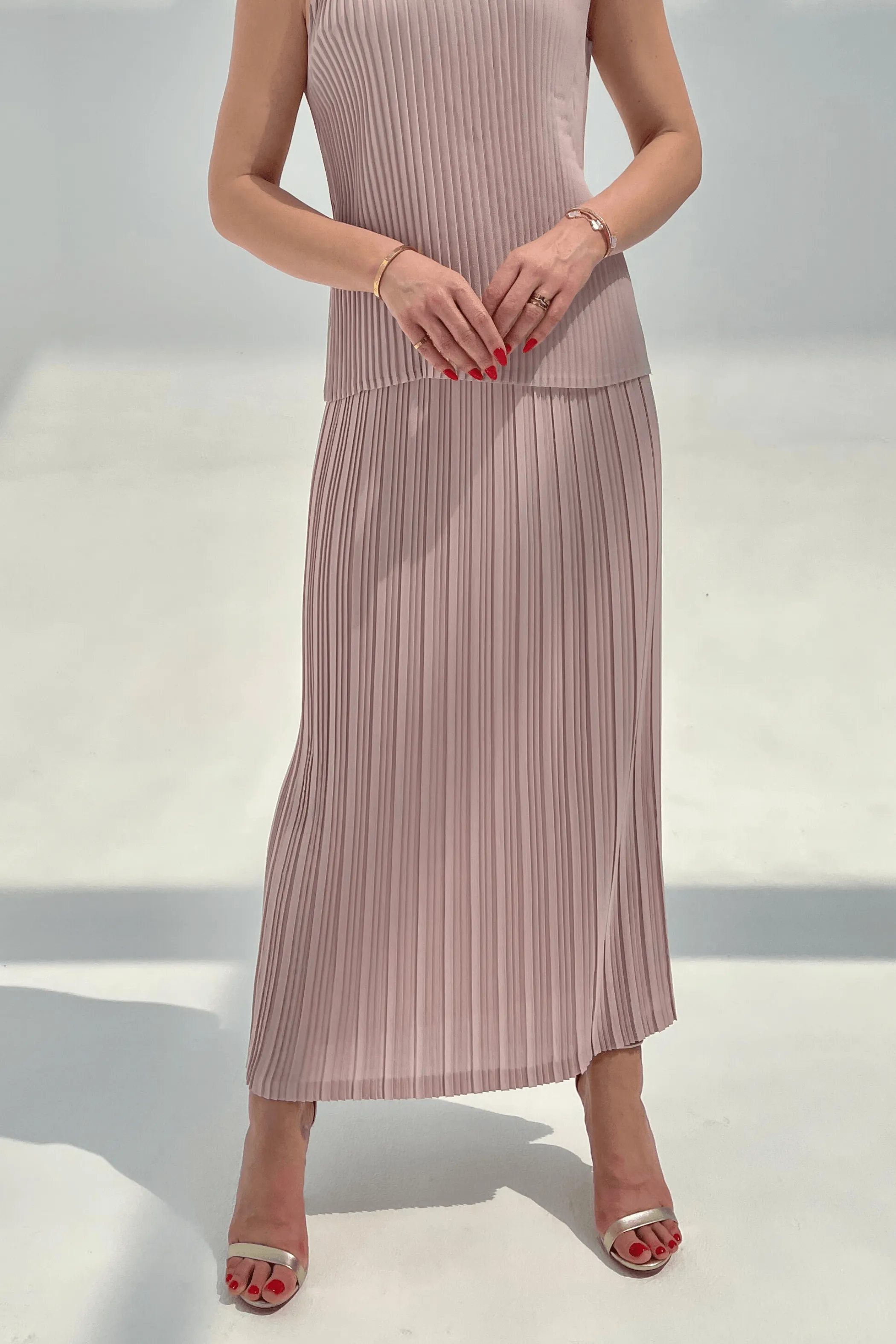 Andrea Small Pleat Straight Skirt (Matte Fabric)