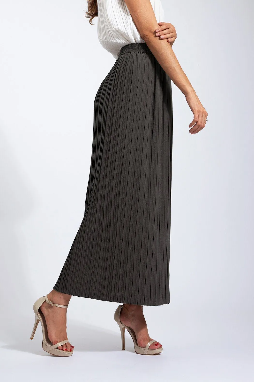 Andrea Small Pleat Straight Skirt (Matte Fabric)