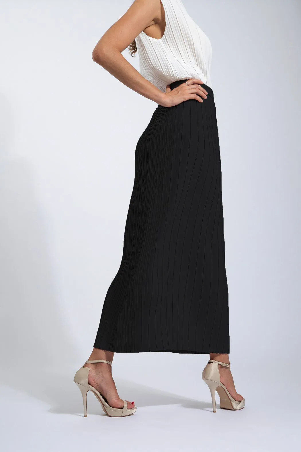 Andrea Small Pleat Straight Skirt (Matte Fabric)