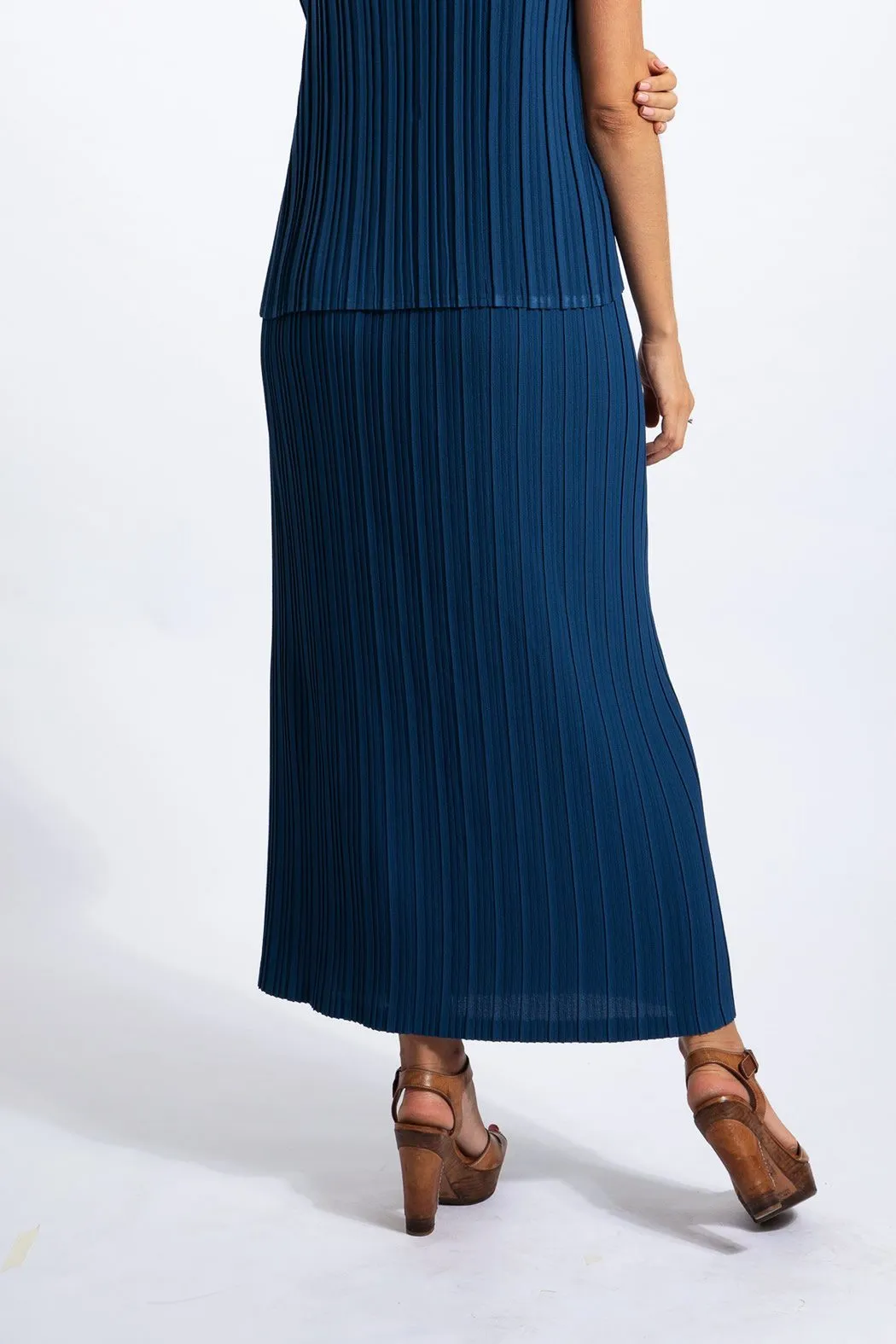 Andrea Small Pleat Straight Skirt (Matte Fabric)