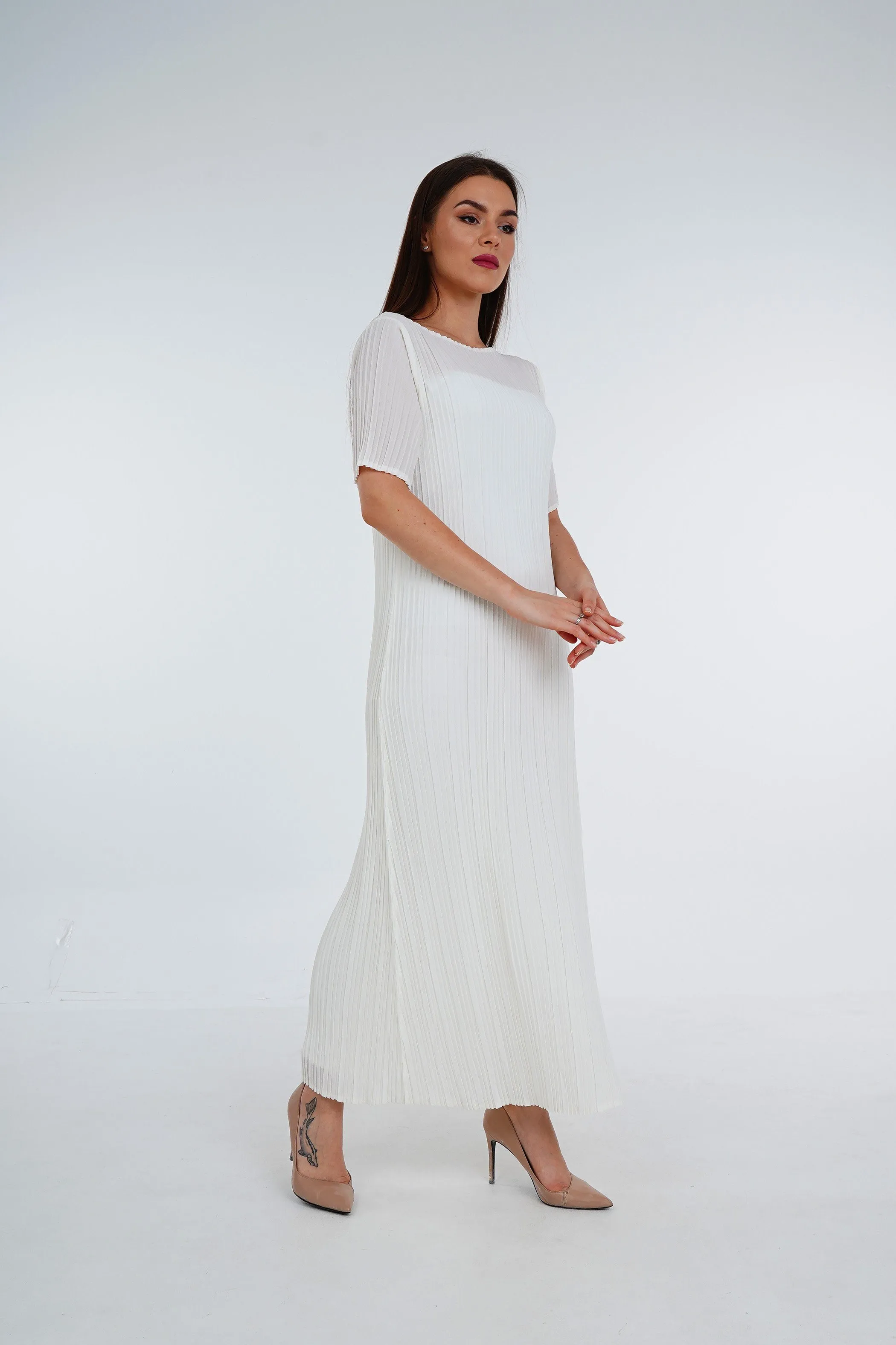 Dael Pleated Short Sleeve Dress (Slim Fit)