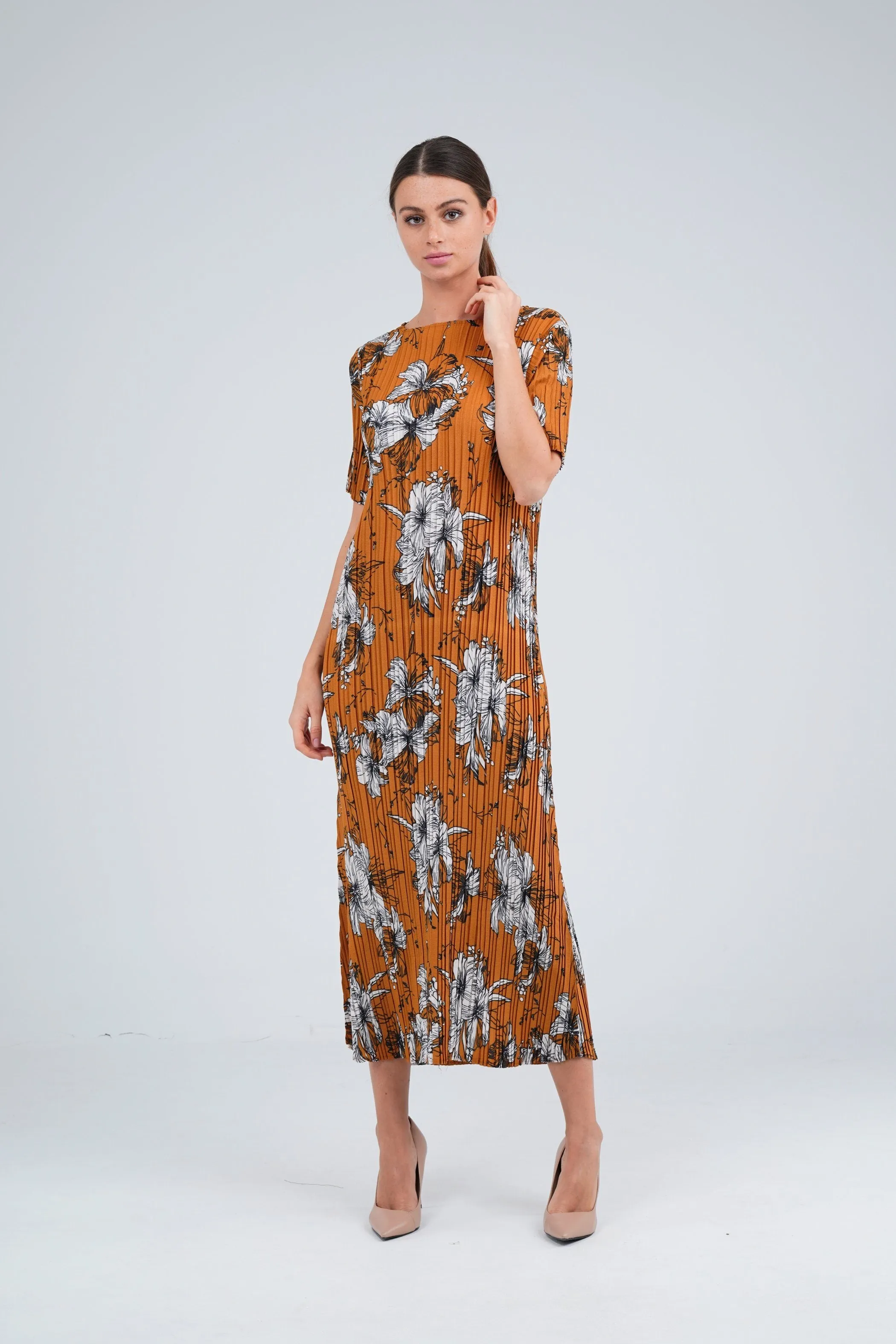 Dael Pleated Short Sleeve Floral Dress (Slim Fit)