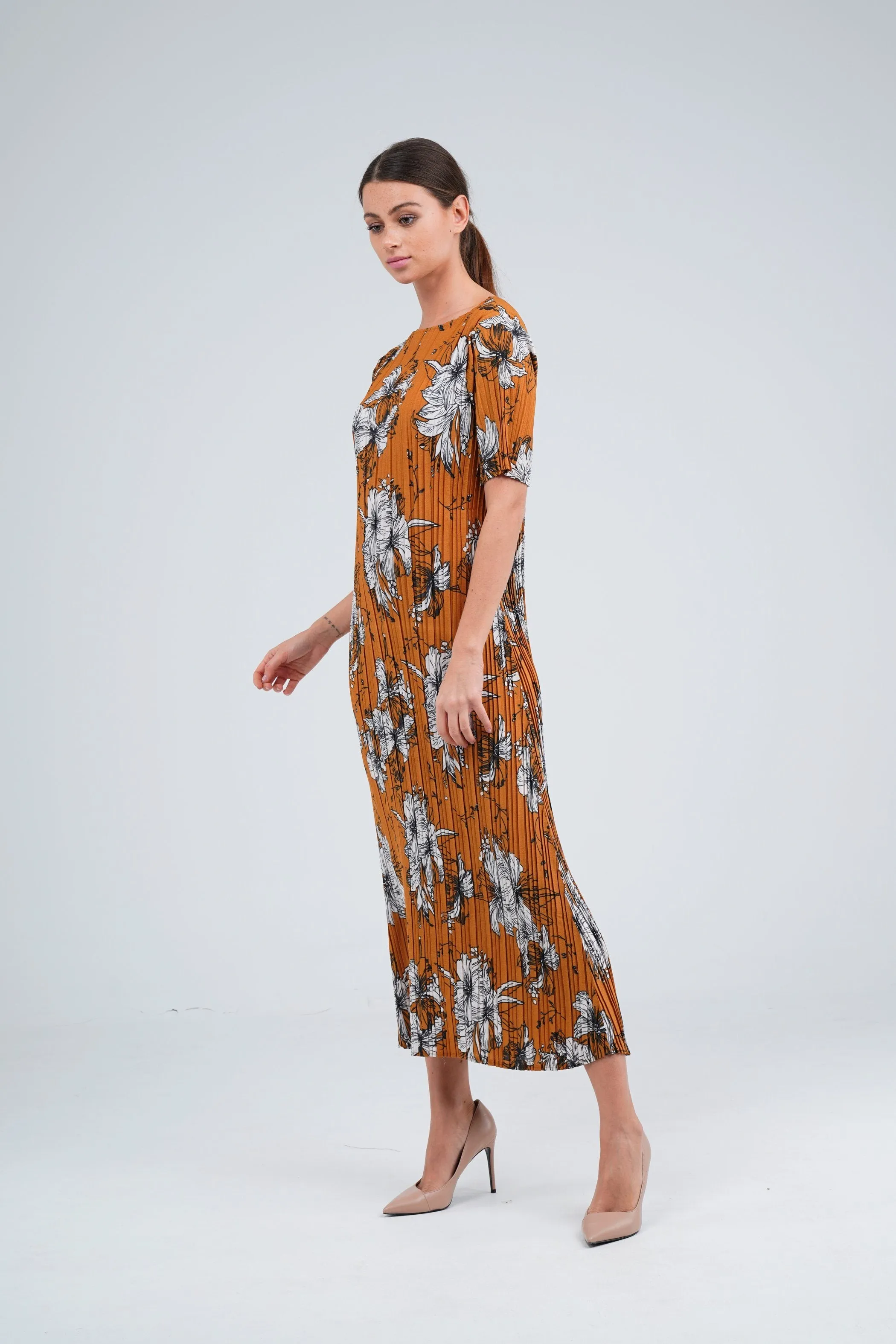 Dael Pleated Short Sleeve Floral Dress (Slim Fit)