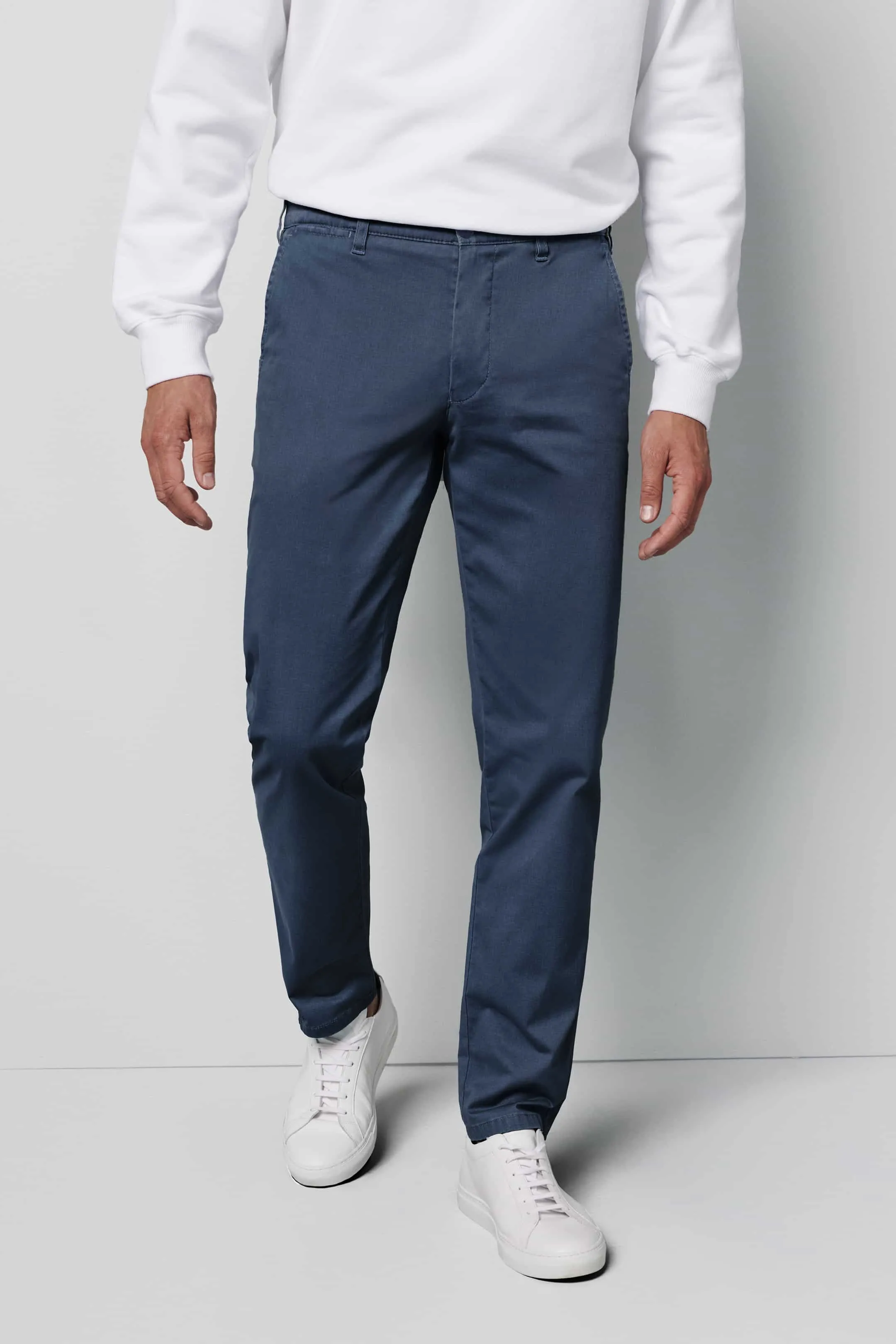 M5 Men's Modern Fit Chino