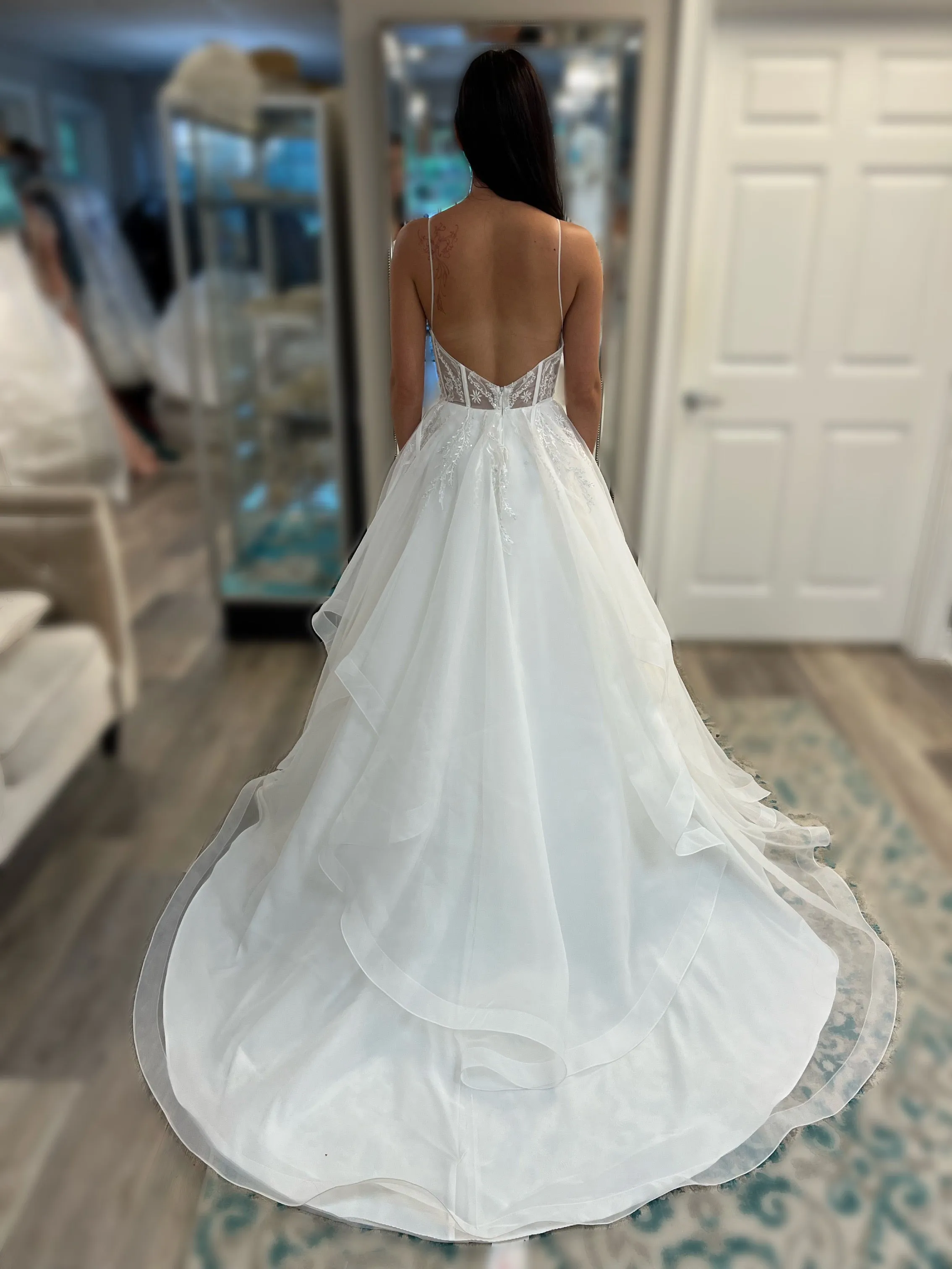 Paloma Blanca 4911 Wedding Dress Sample