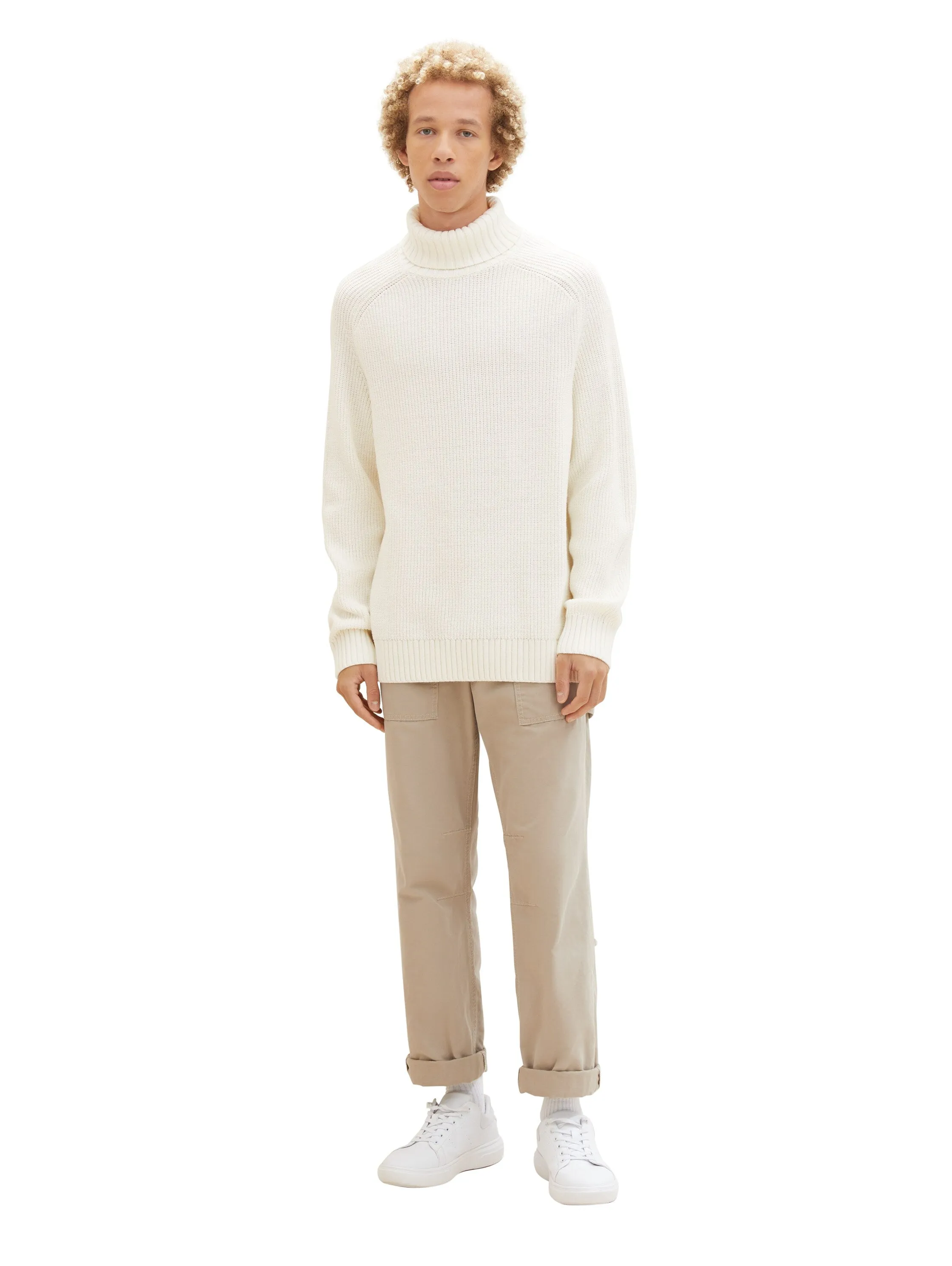 RELAXED TURTLENECK KNIT