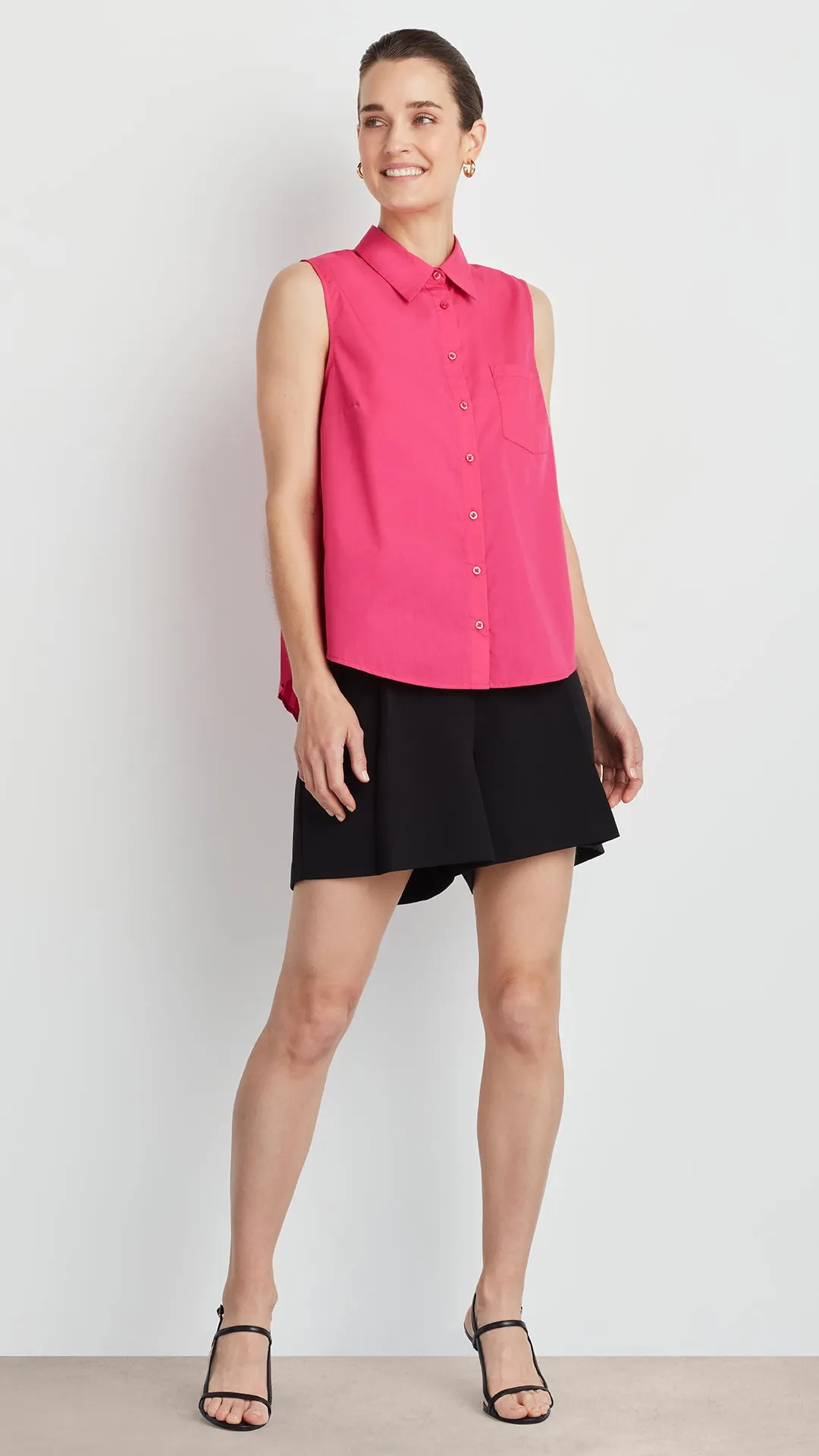 SLEEVELESS PLEATED POPLIN SHIRT