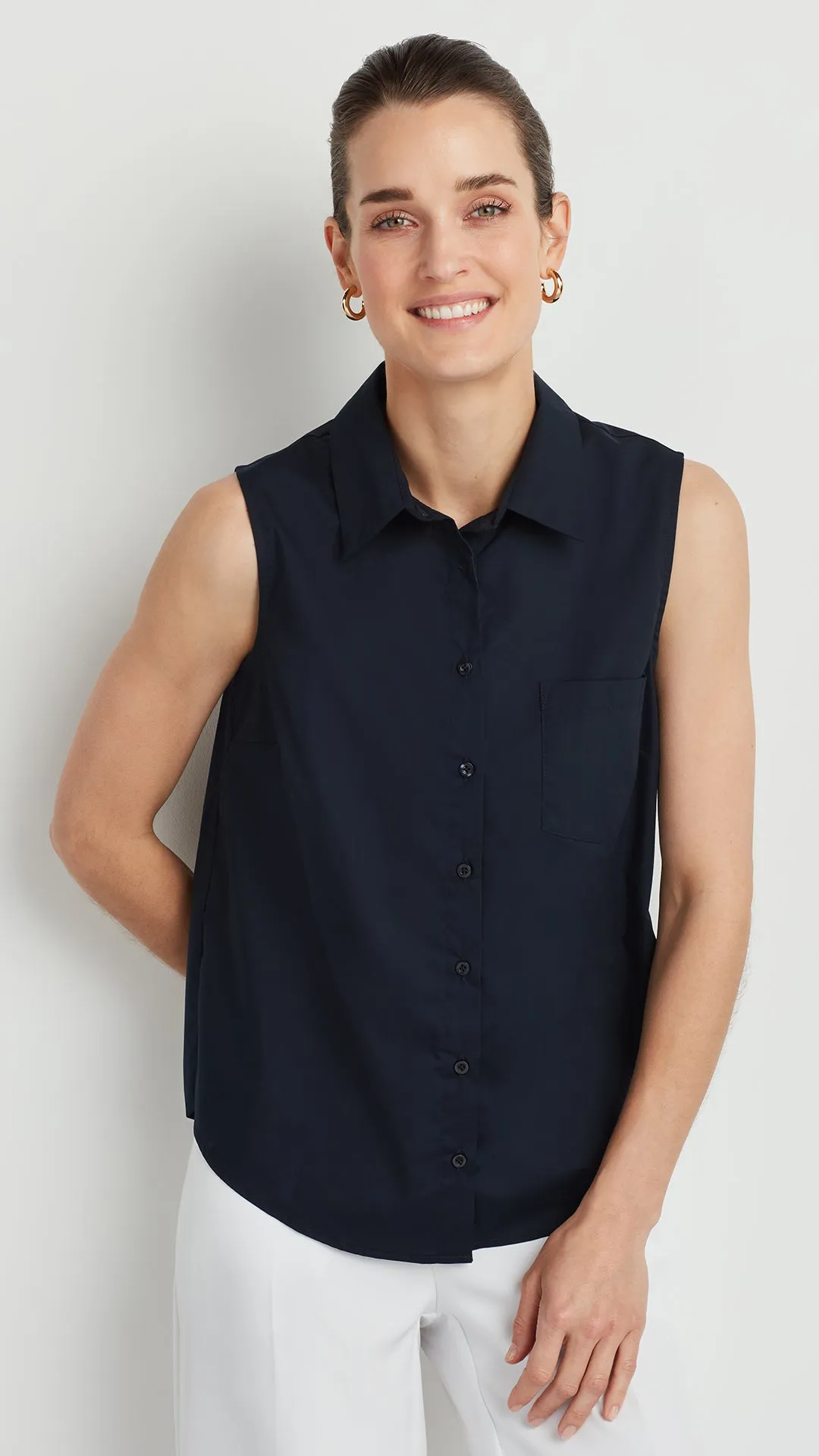 SLEEVELESS PLEATED POPLIN SHIRT