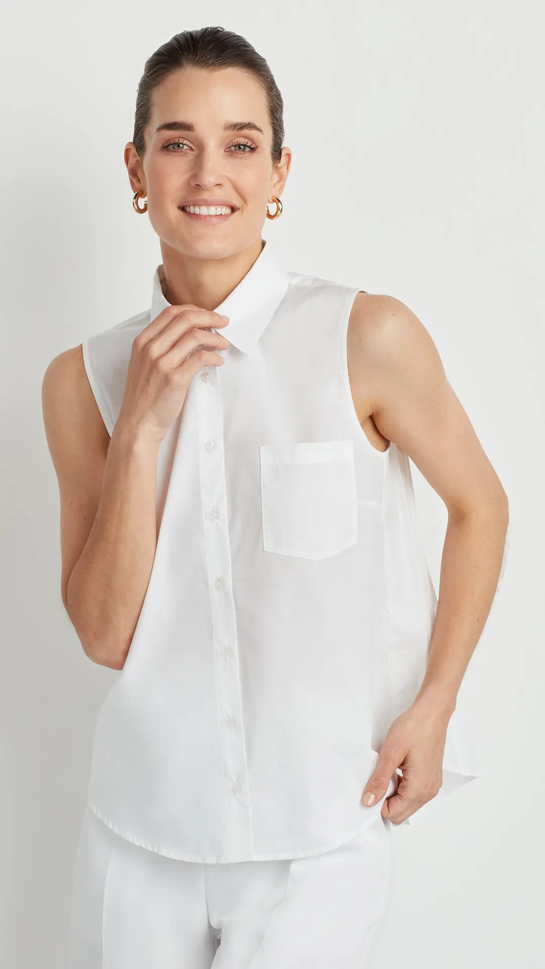 SLEEVELESS PLEATED POPLIN SHIRT