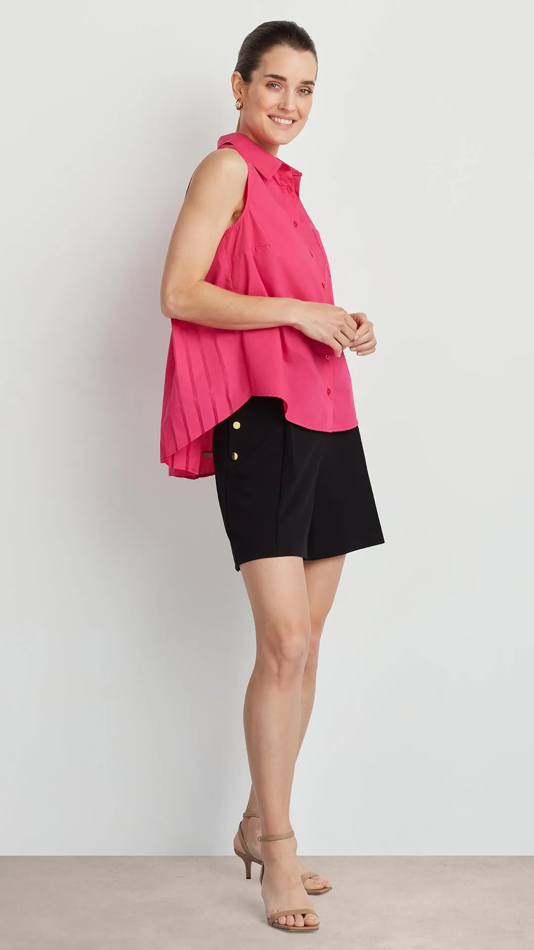 SLEEVELESS PLEATED POPLIN SHIRT