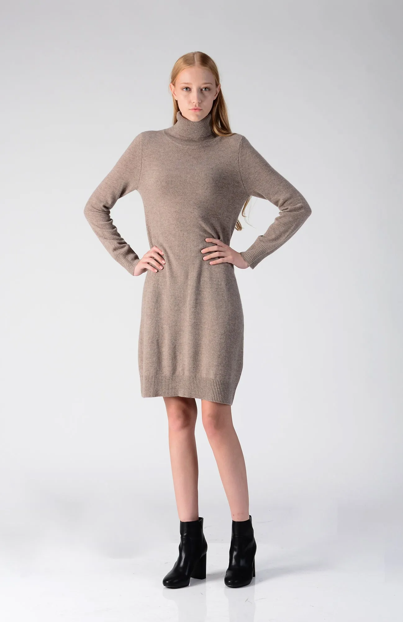 Turtleneck Slimfit Dress_Beige