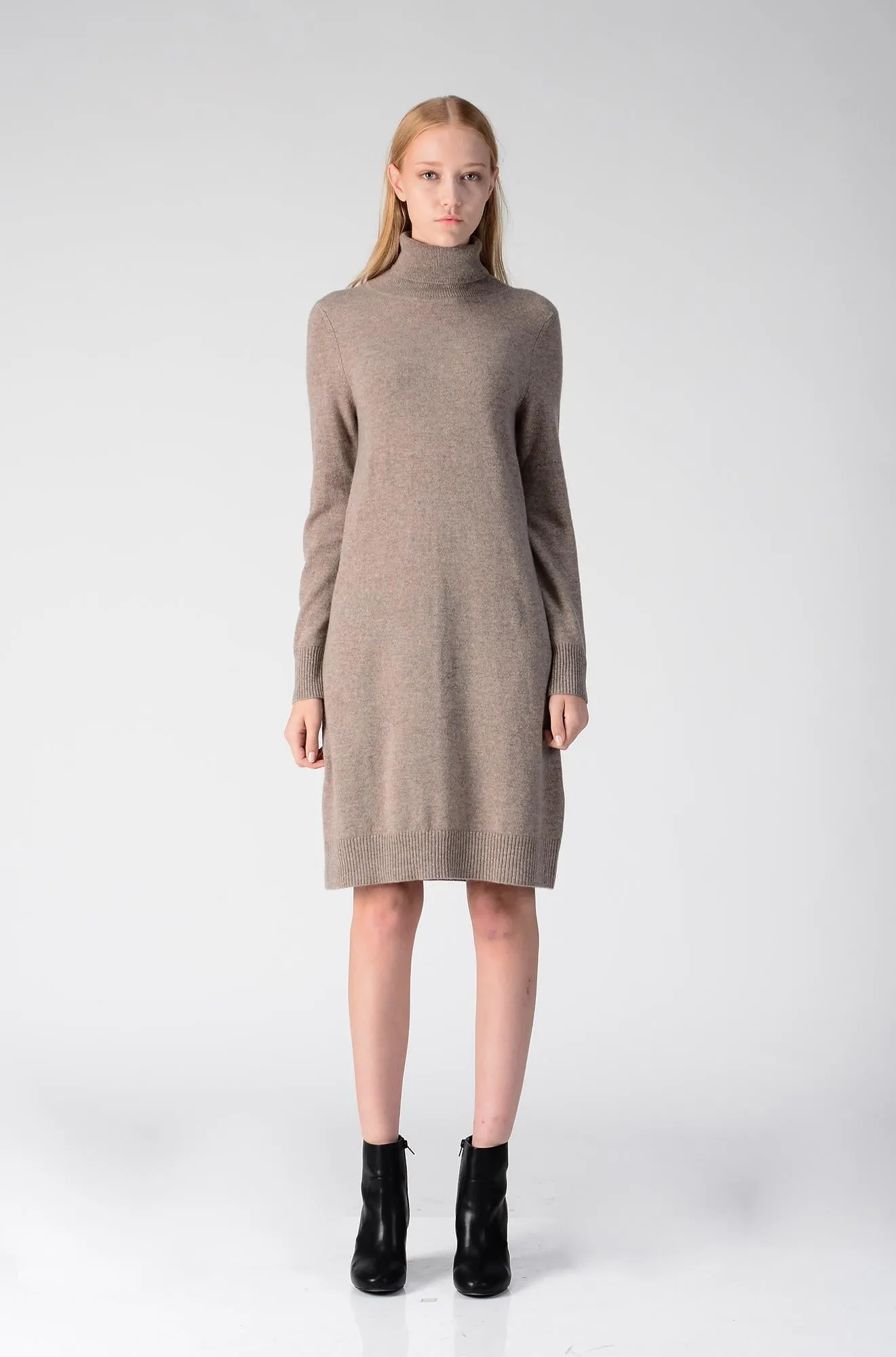 Turtleneck Slimfit Dress_Beige